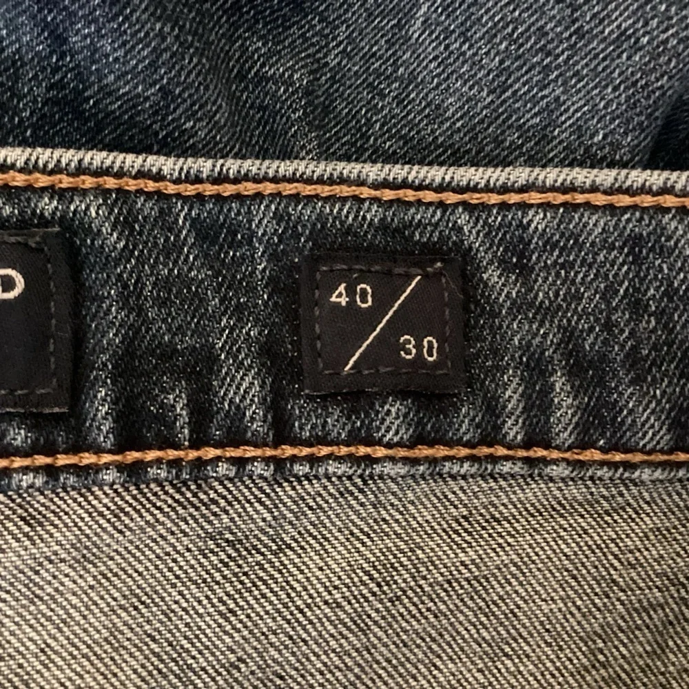 Lucky Brand 410 Athletic Slim Men’s Denim Distressed Straight Leg Jeans. 40/30 - Picture 8 of 11